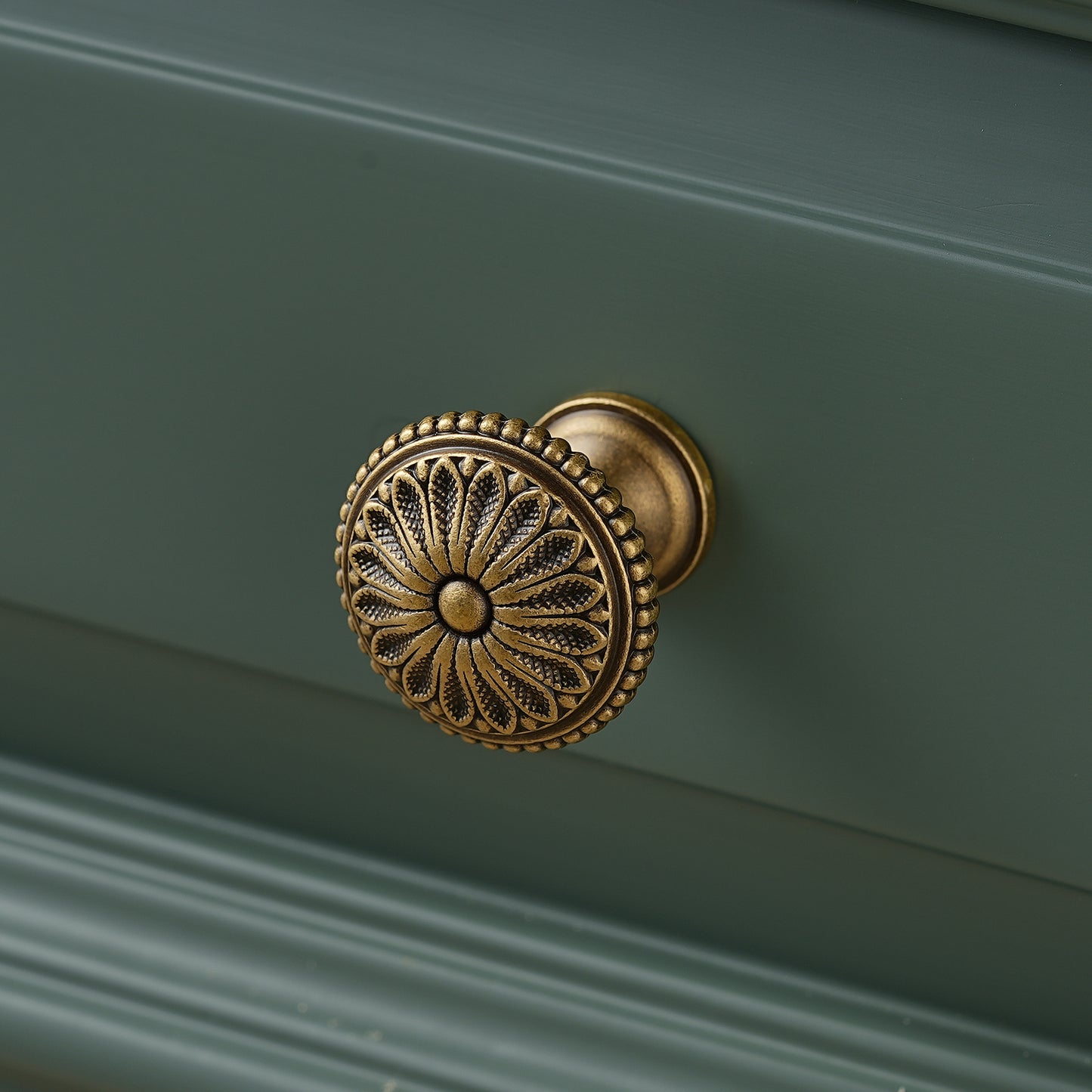 Vintage Cabinet Handle Solid Brass Cabinet Pull & Knob in Antique Brass