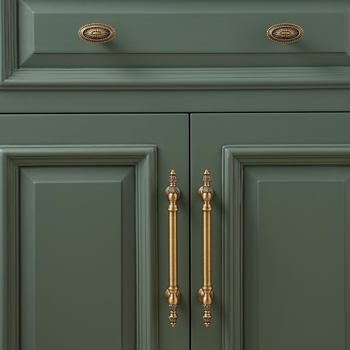 Vintage Cabinet Handle Solid Brass Cabinet Pull & Knob in Antique Brass