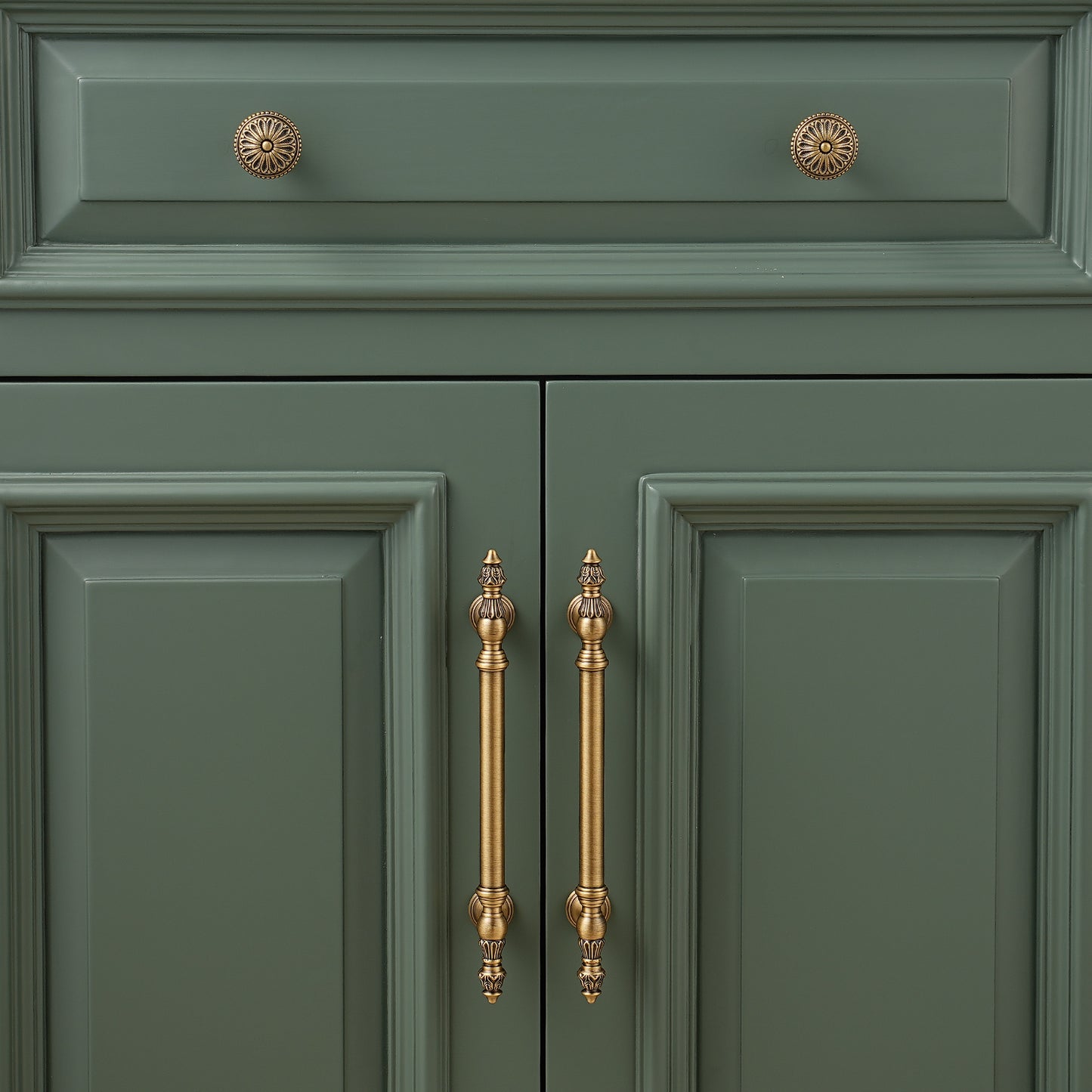 Vintage Cabinet Handle Solid Brass Cabinet Pull & Knob in Antique Brass